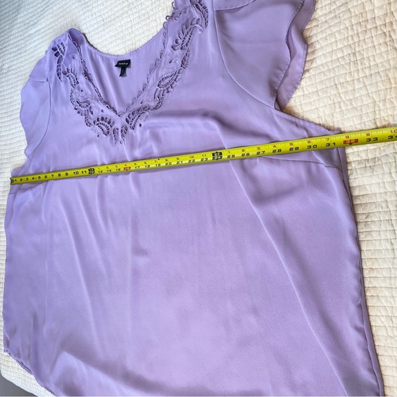 Torrid Light Purple Eyelet Flutter Sleeve V-Neck Blouse Top Size 5 - Picture 11 of 12